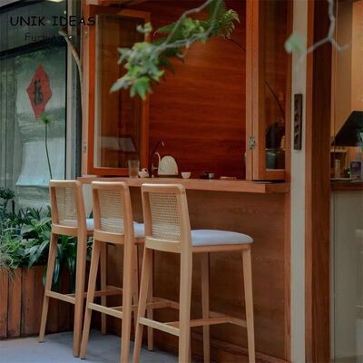 İyi bir fiyat. Nordic Modern Coffee Shop Front Counter High bar Stool Garden Courtyard Creative Solid Wood Hand Made Rattan bar Chair çevrimiçi