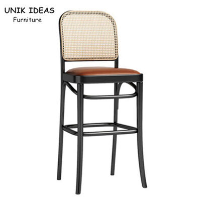 İyi bir fiyat. French Bistro Rattan Cafe Bar Stools White Rattan Counter Height Bar Stools With Backs çevrimiçi